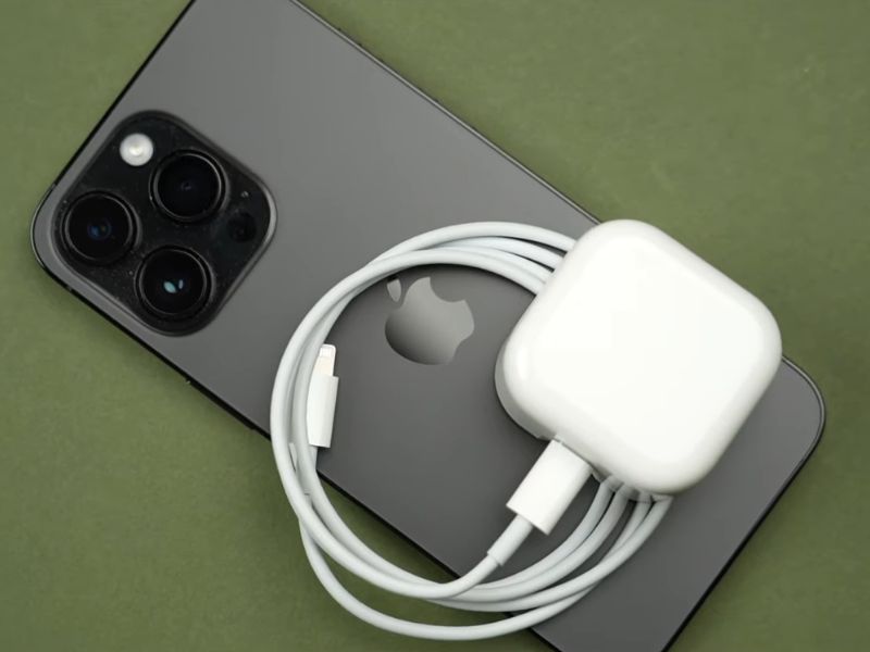 Punjači za iPhone mobilne telefone